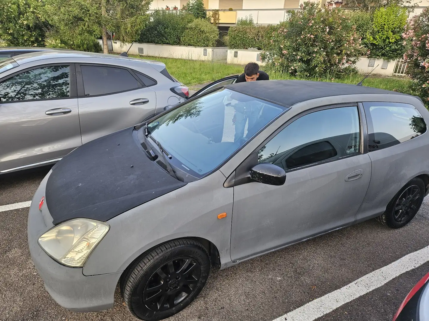 Honda Civic 1.6 v-tec ES - 1