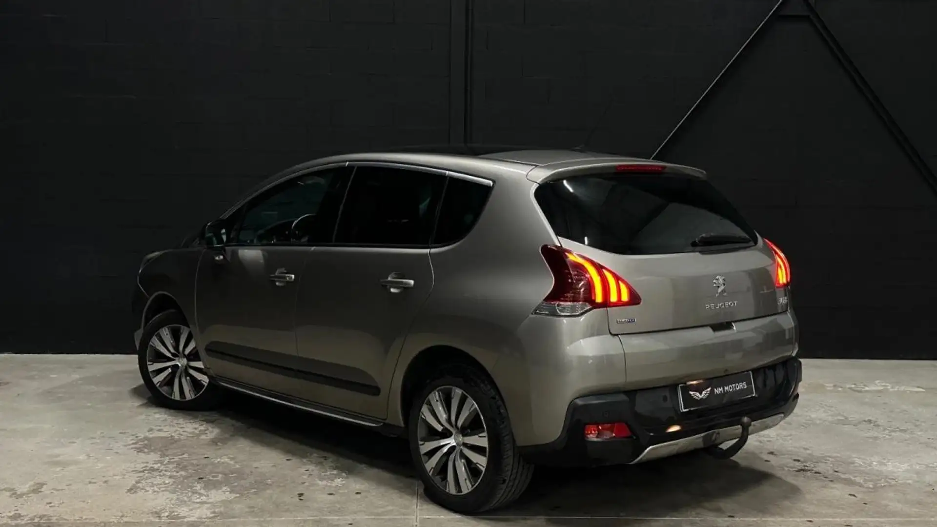 Peugeot 3008 GENERATION-II 1.6 BLUEHDI 120 CV ALLURE - 1 ère main Noir - 2