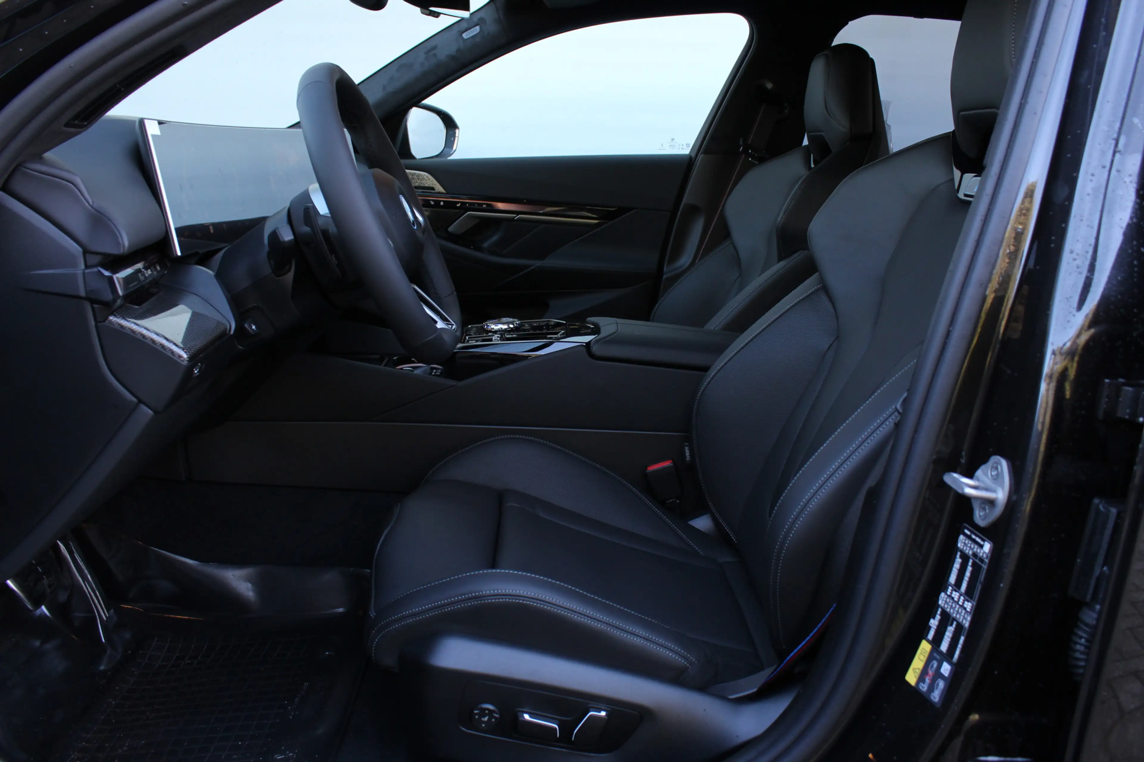 BMW 550 5 Serie 550e xDrive M Sport Automaat / Trekhaak / — photo 6