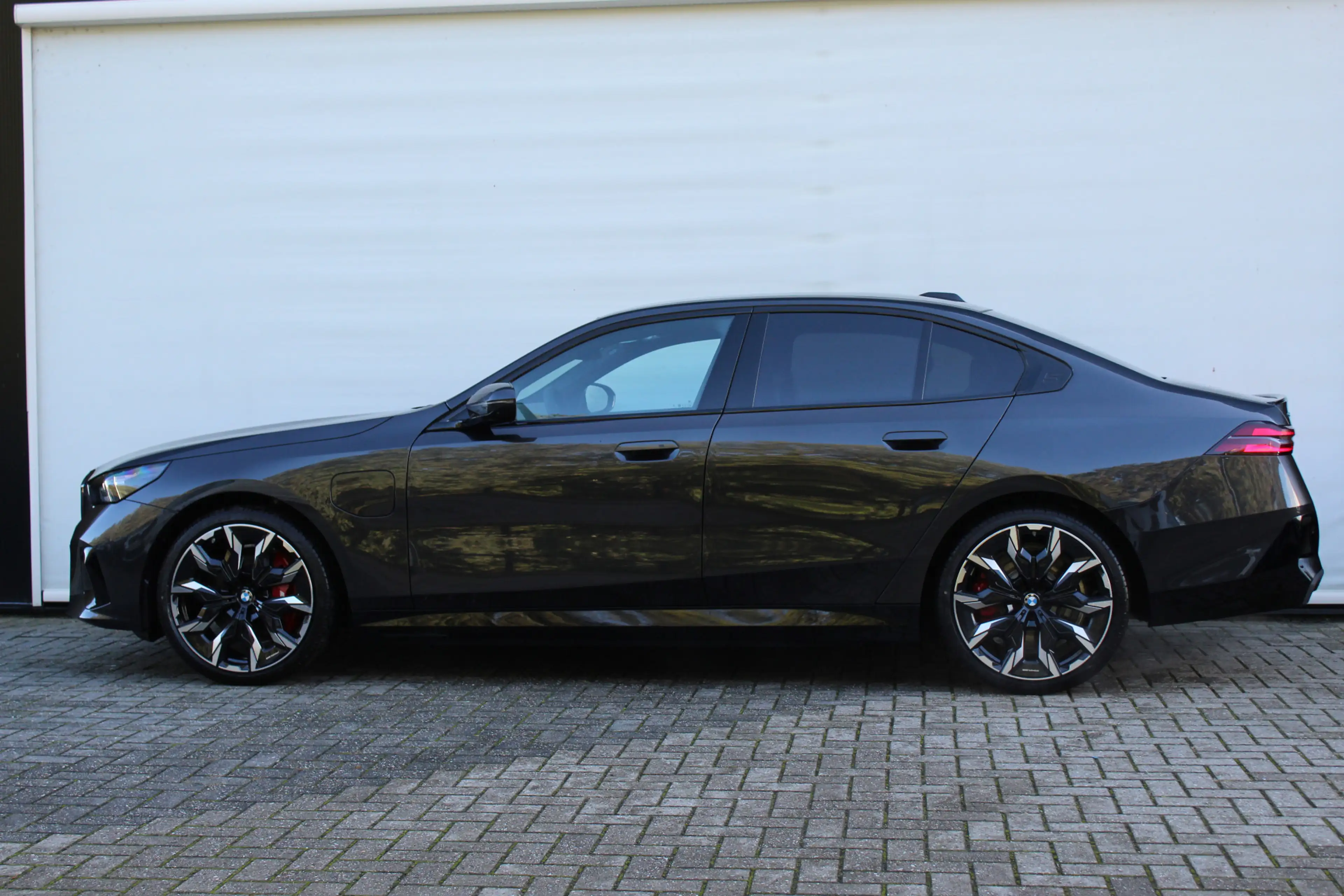 BMW 550 5 Serie 550e xDrive M Sport Automaat / Trekhaak / — photo 2