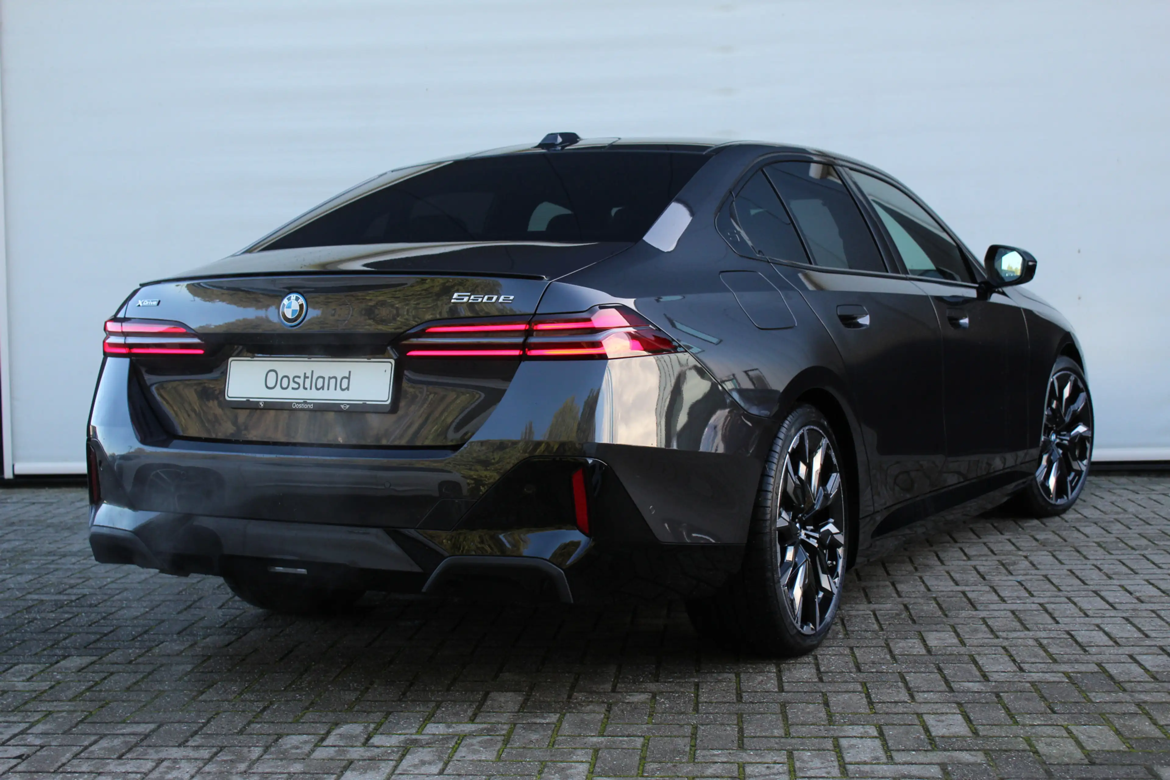 BMW 550 5 Serie 550e xDrive M Sport Automaat / Trekhaak / — photo 3