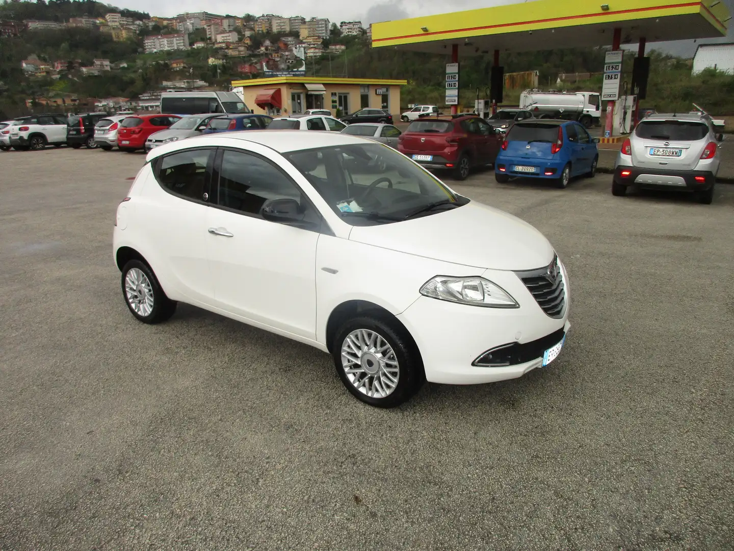 Lancia Ypsilon 0.9 t.air Gold ecochic metano 80cv GARANTITA FULL Bianco - 2