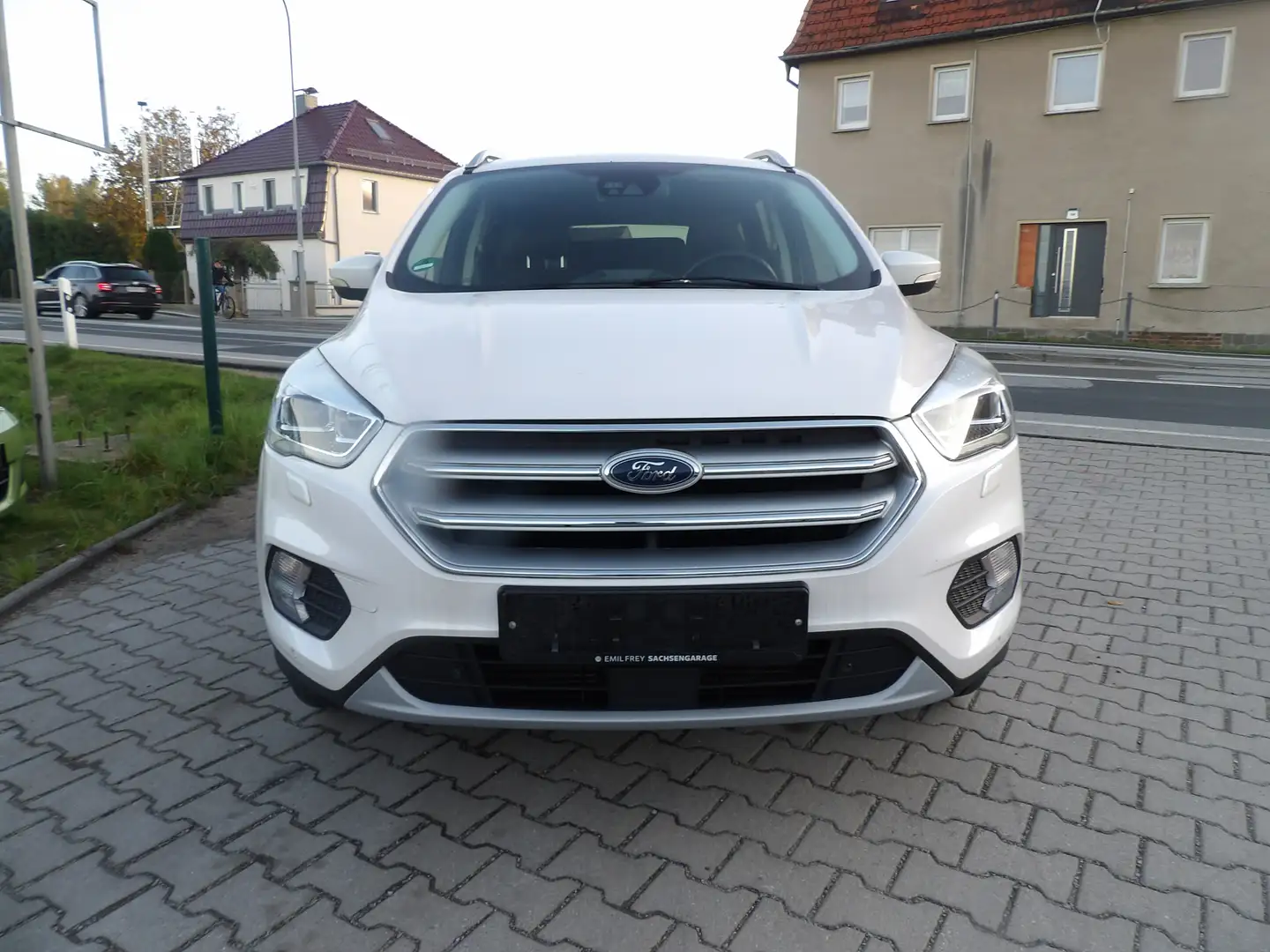 Ford Kuga Titanium, Allrad, Klima, Navi, HU-AU NEU Weiß - 2