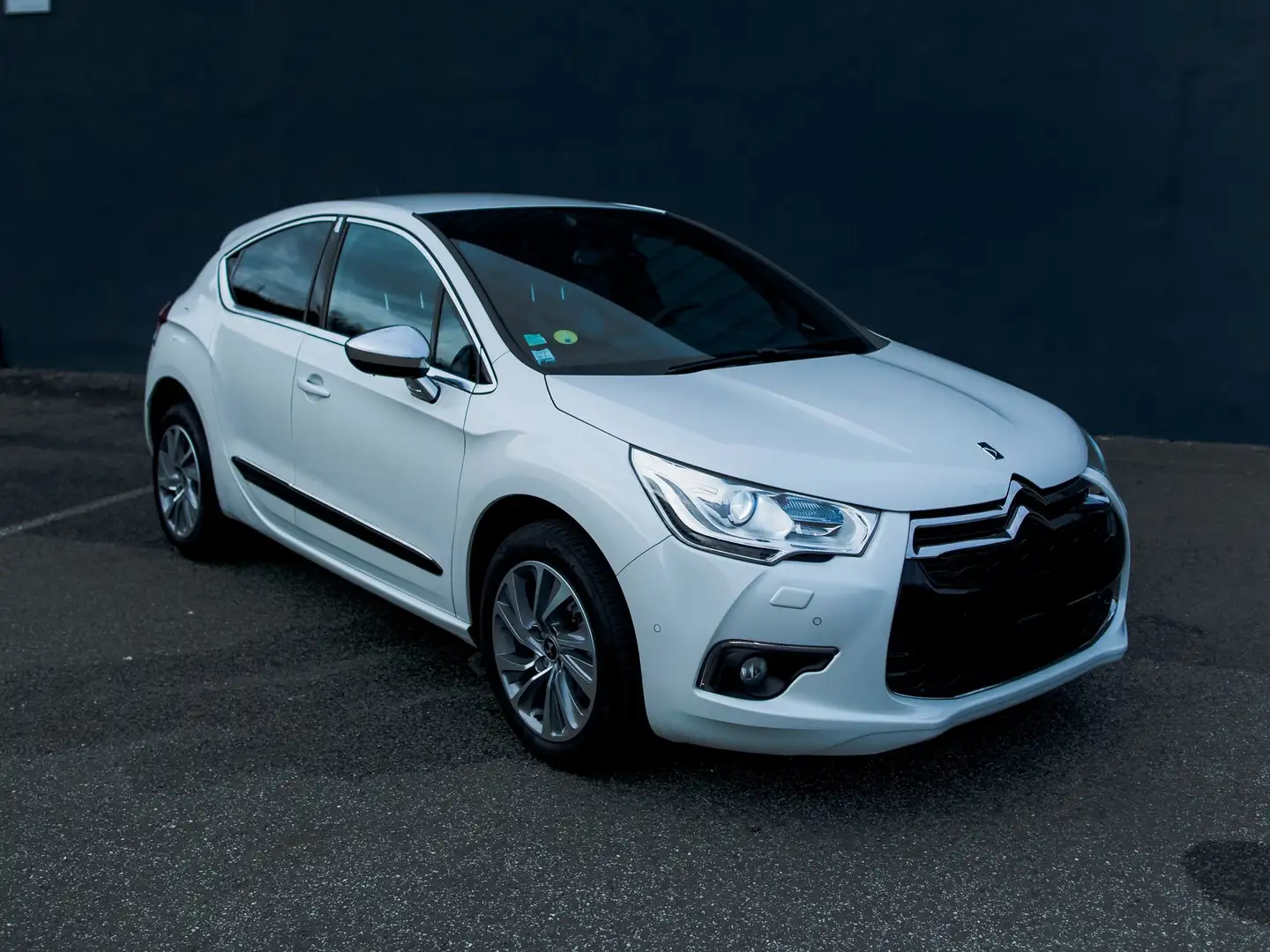 Citroen DS4 e-HDi 115 Airdream So Chic Blanco - 2