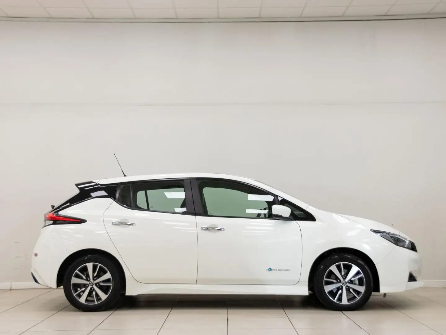 Nissan Leaf 40 kWh Tekna Fehér - 2