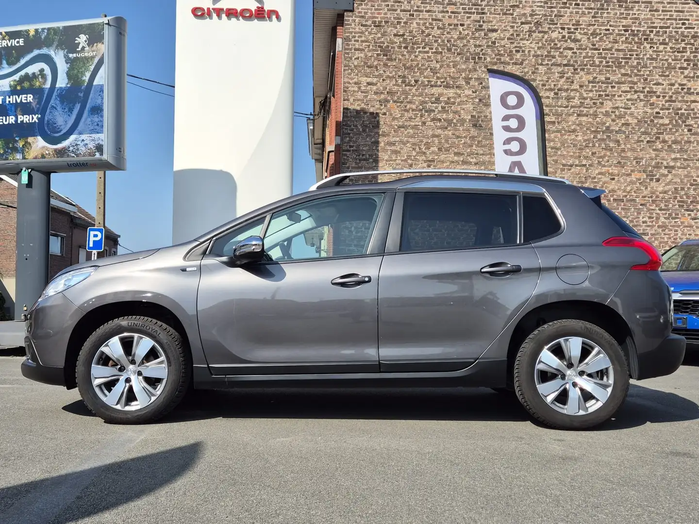 Peugeot 2008 1.6 BlueHDi Allure Grijs - 2