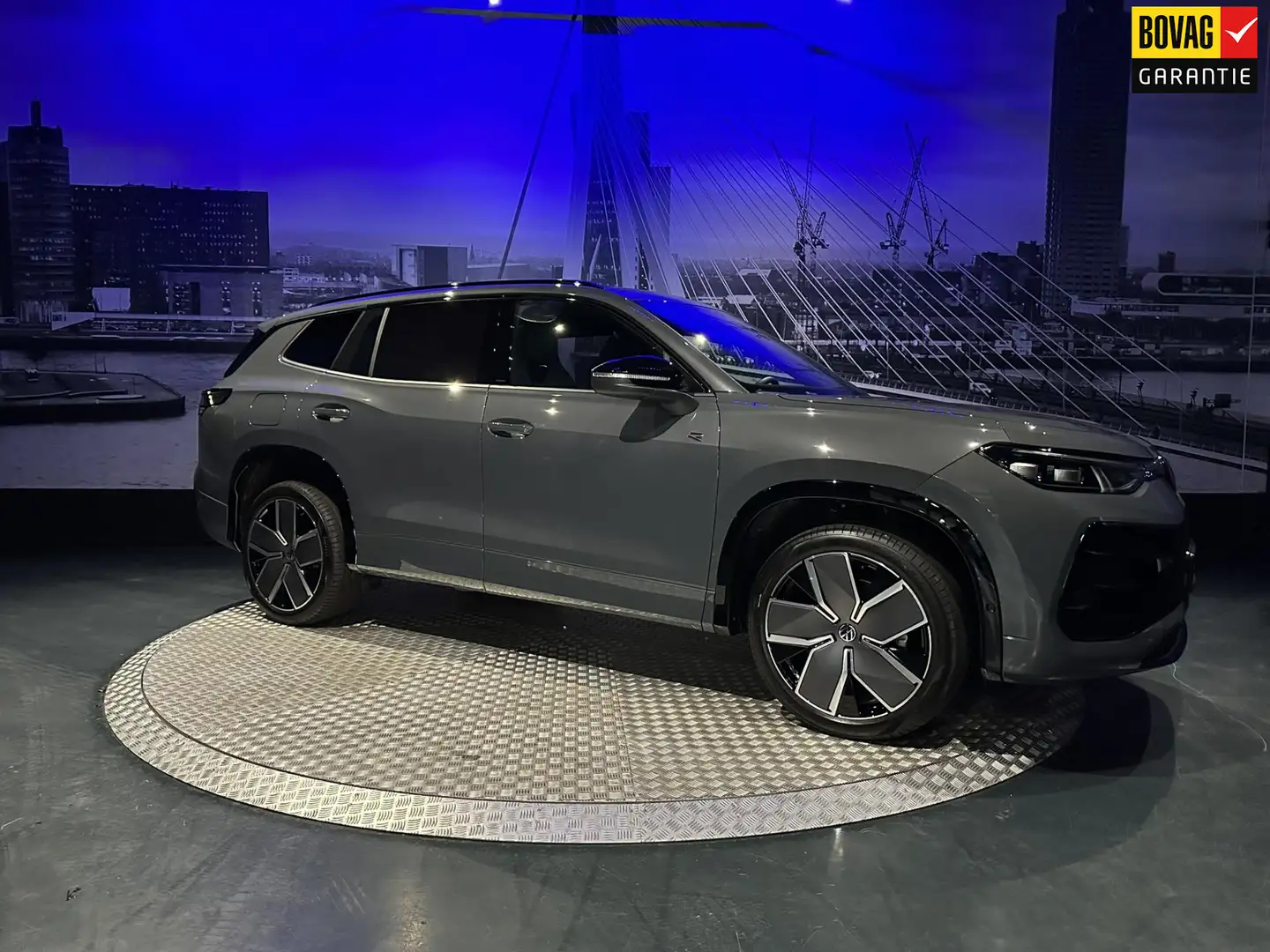 Volkswagen Tayron 1.5 eHybrid R-Line Edition *Pano*Keyless*BlackStyl Grau - 1