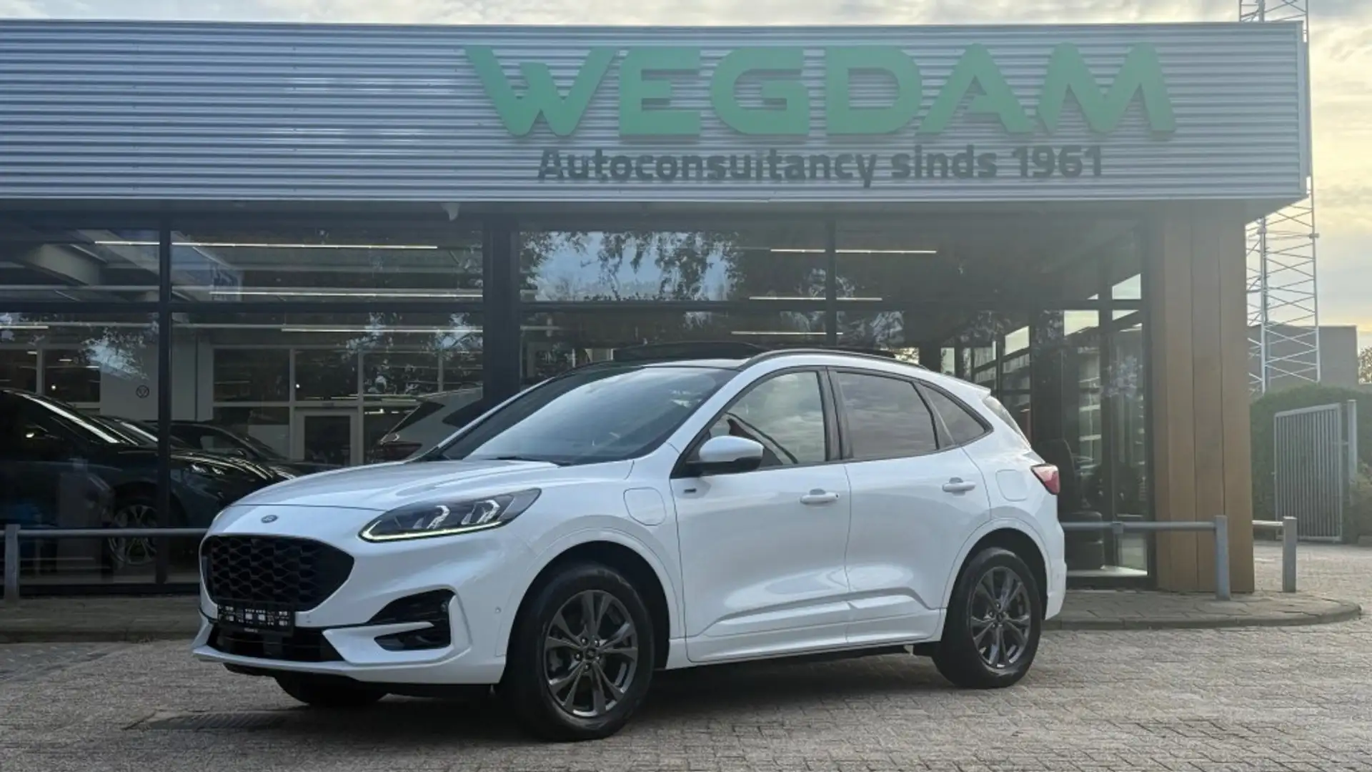 Ford Kuga 2.5 PHEV ST-LINE X / Trekhaak+Panorama+Driver+Tech Wit - 1