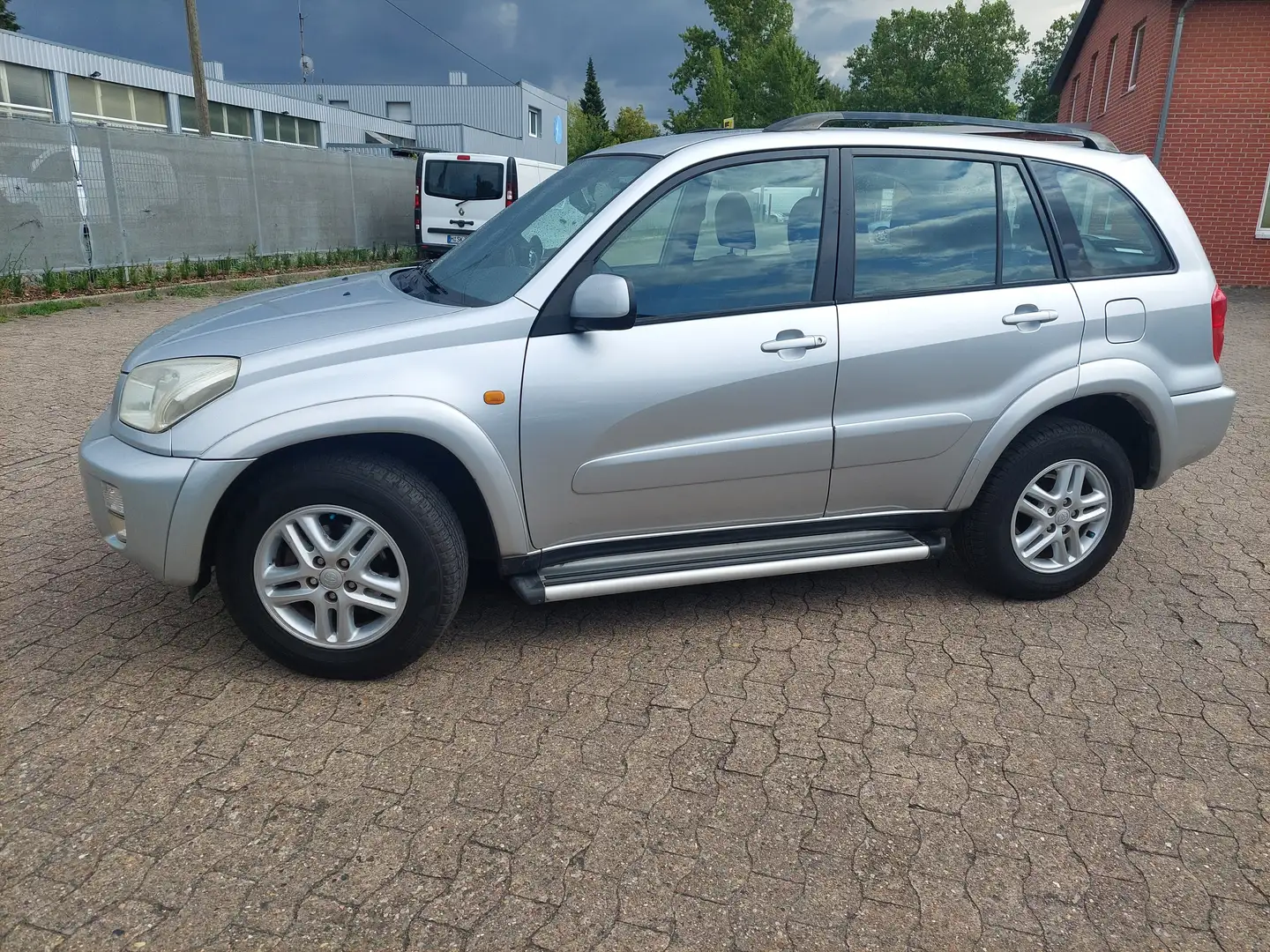 Toyota RAV 4 1.8 Klima,LM-Felgen, ZV,Tüv neu bis 07/2027 Argent - 1