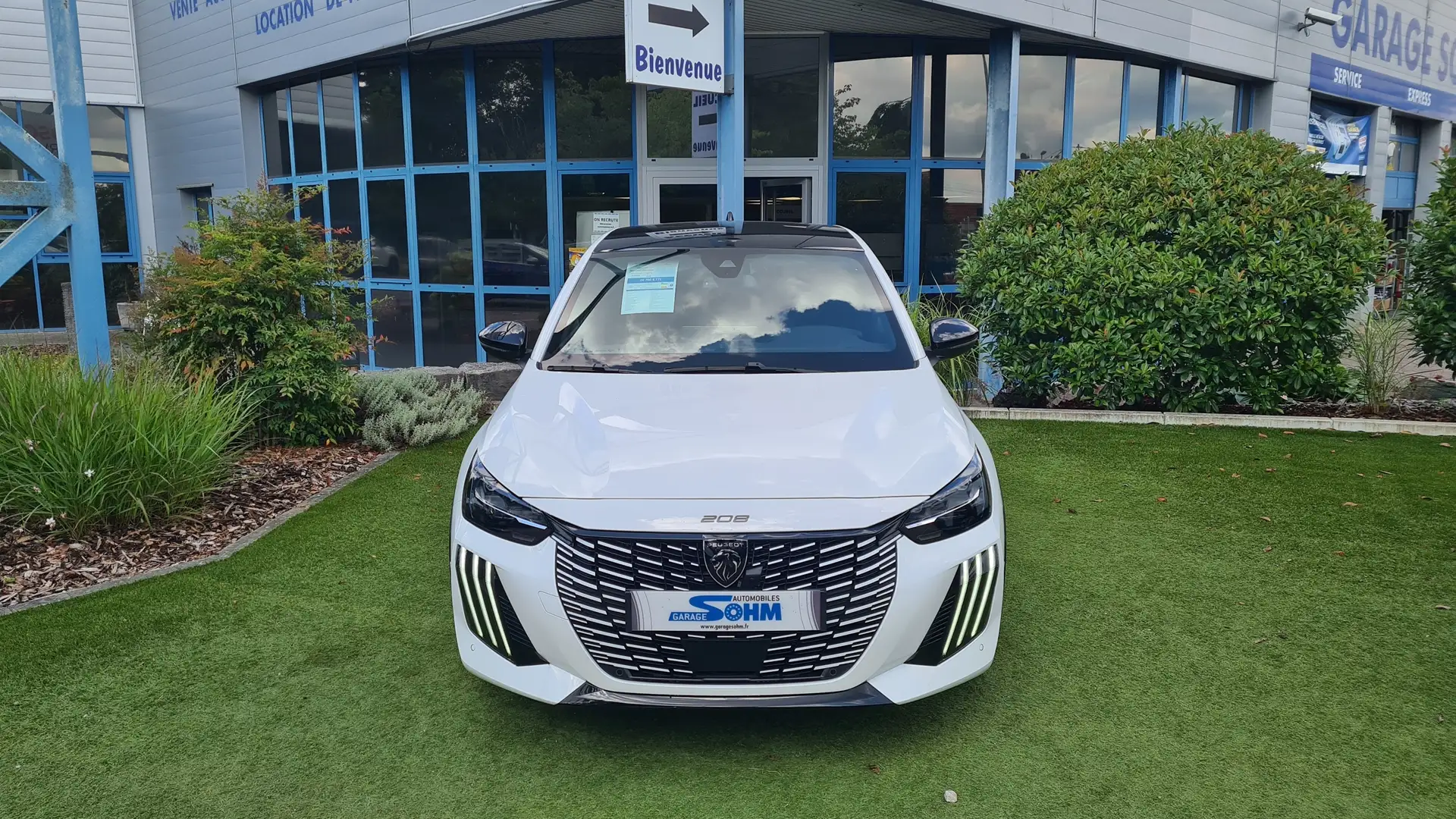 Peugeot 208 1.2 HYBRID 145CH GT E-DCS6 Wit - 2