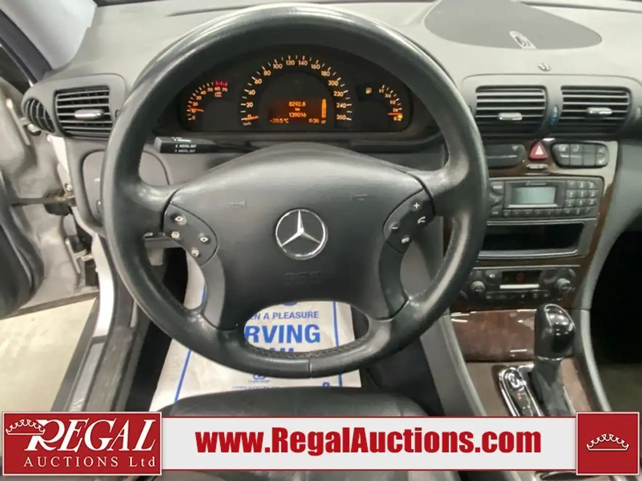 Mercedes-Benz C-Class снимка Mercedes-Benz C-Class