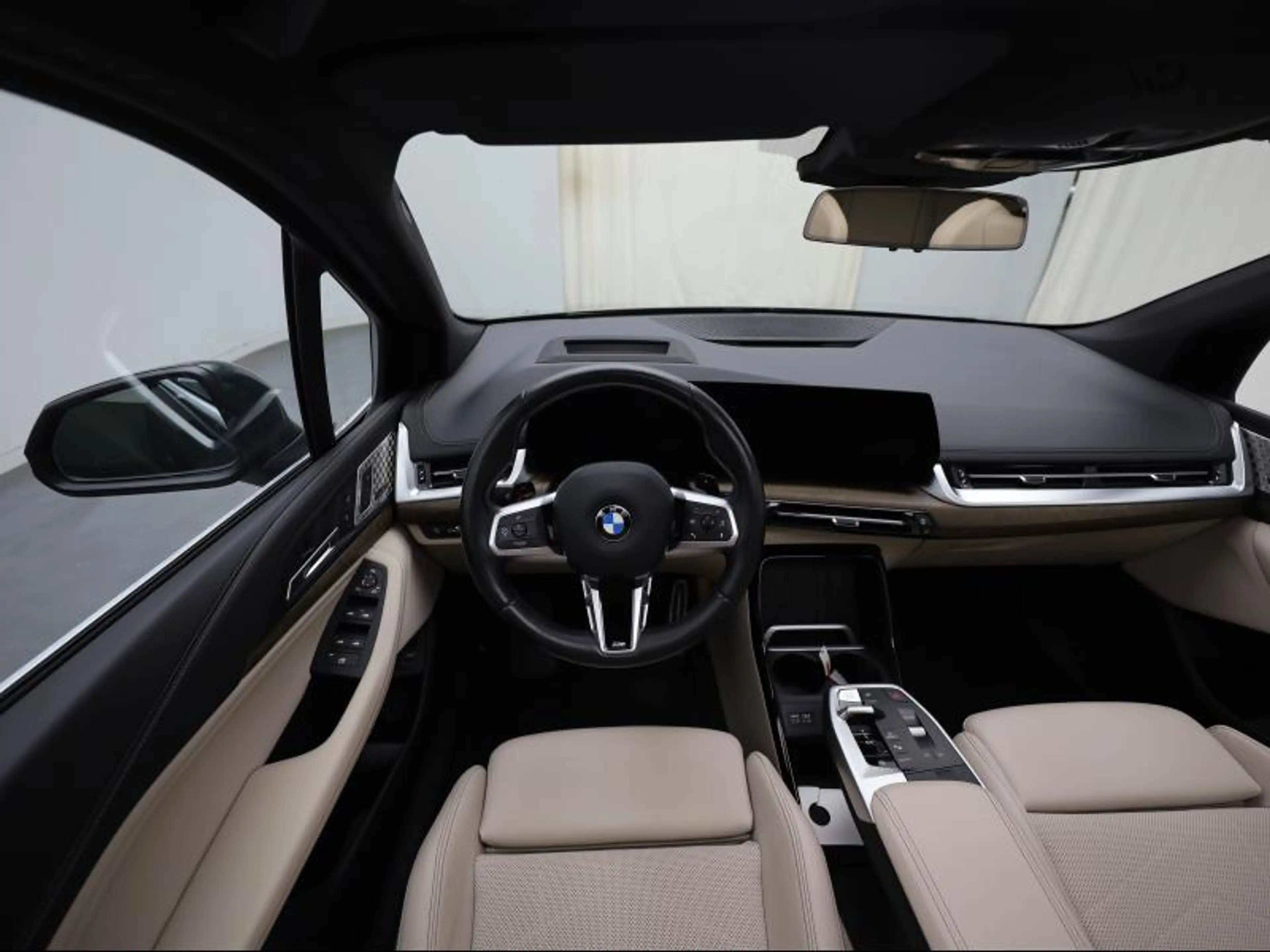 BMW 220 i - Active Tourer — photo 9