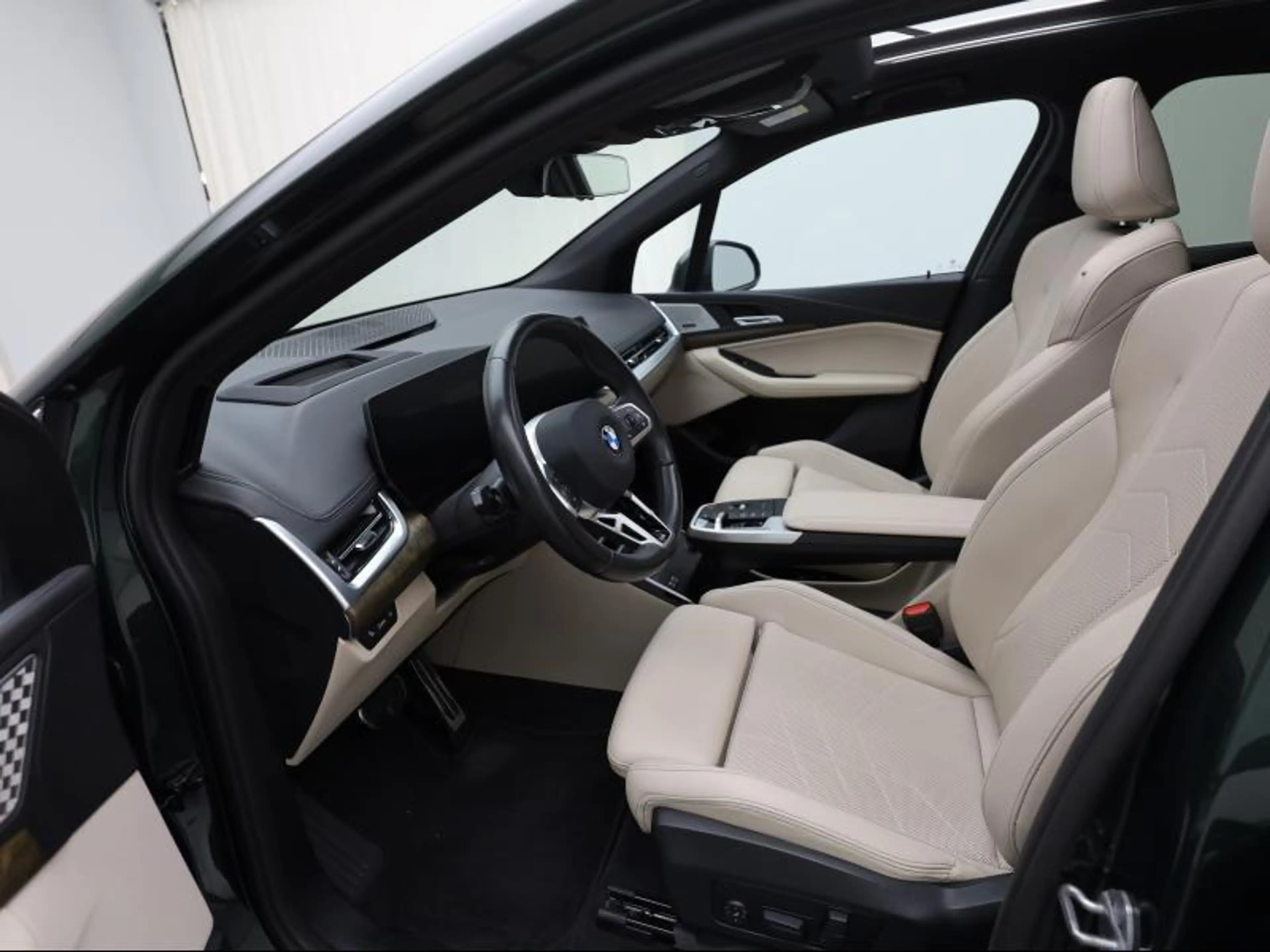 BMW 220 i - Active Tourer — photo 6