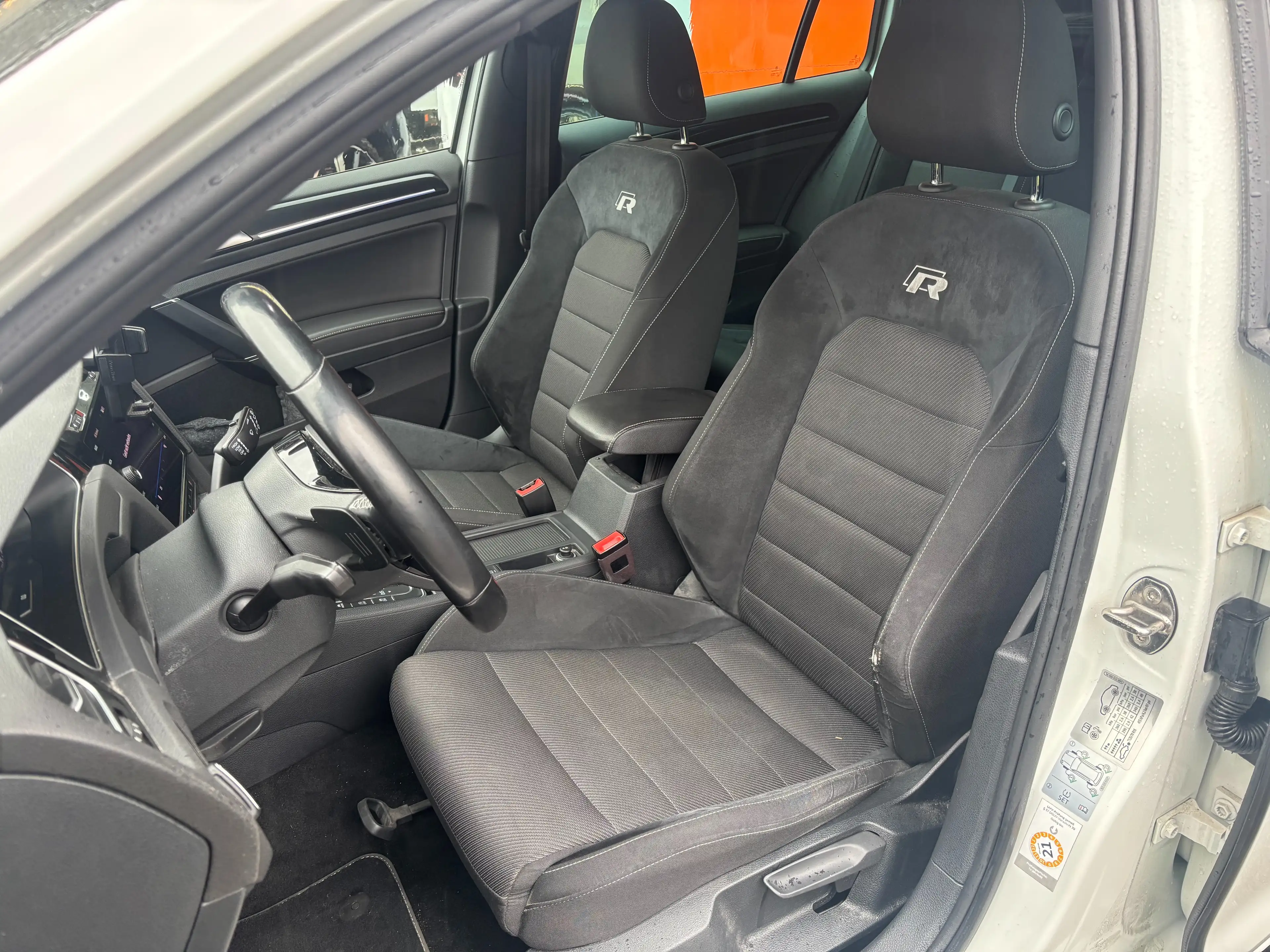 Volkswagen Golf R SW 2.0TSI 4MOTION DSG 300CH — photo 9