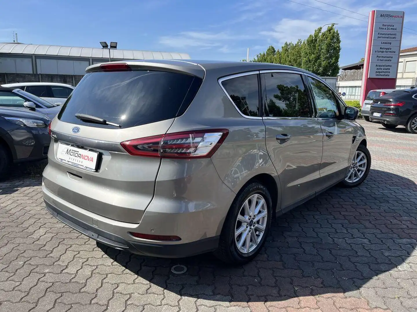 Ford S-Max 2.0 tdci Titanium Business s&s 150cv 7p.ti Zlatá - 2