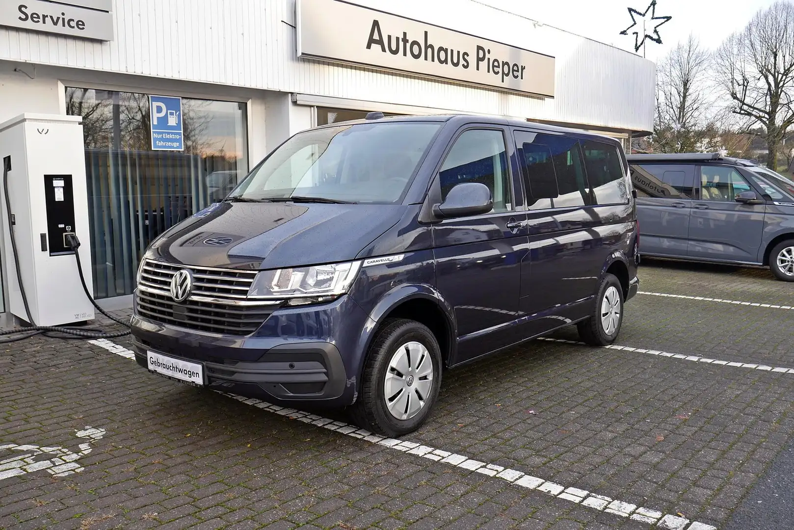 Volkswagen T6 Caravelle .1 2.0 TDI Comfortline 8 Sitzer Navi 110 kW (15... Albastru - 2