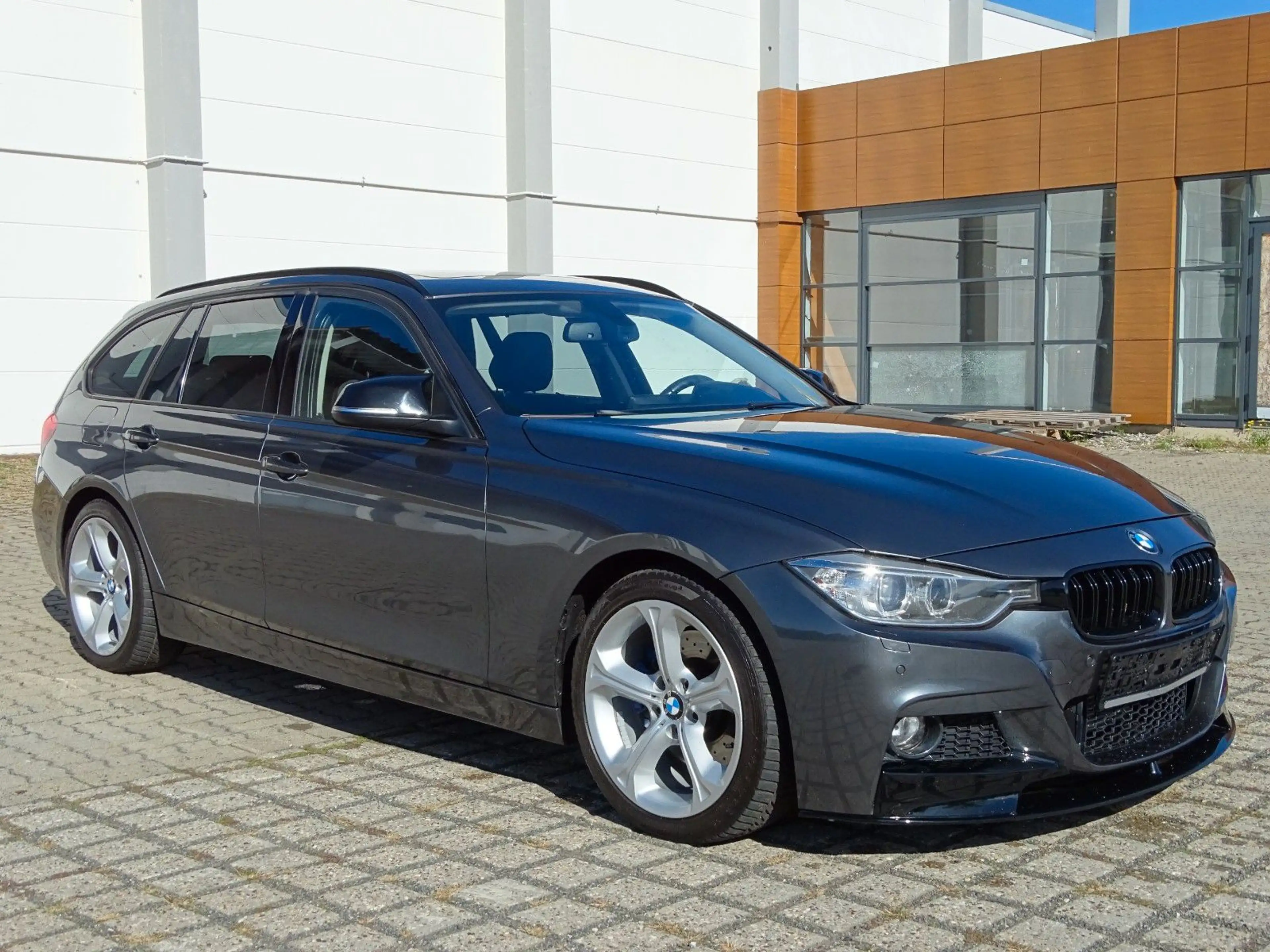 BMW 325 D Touring*M-PACKET*PANORAMA*TÜV NEU