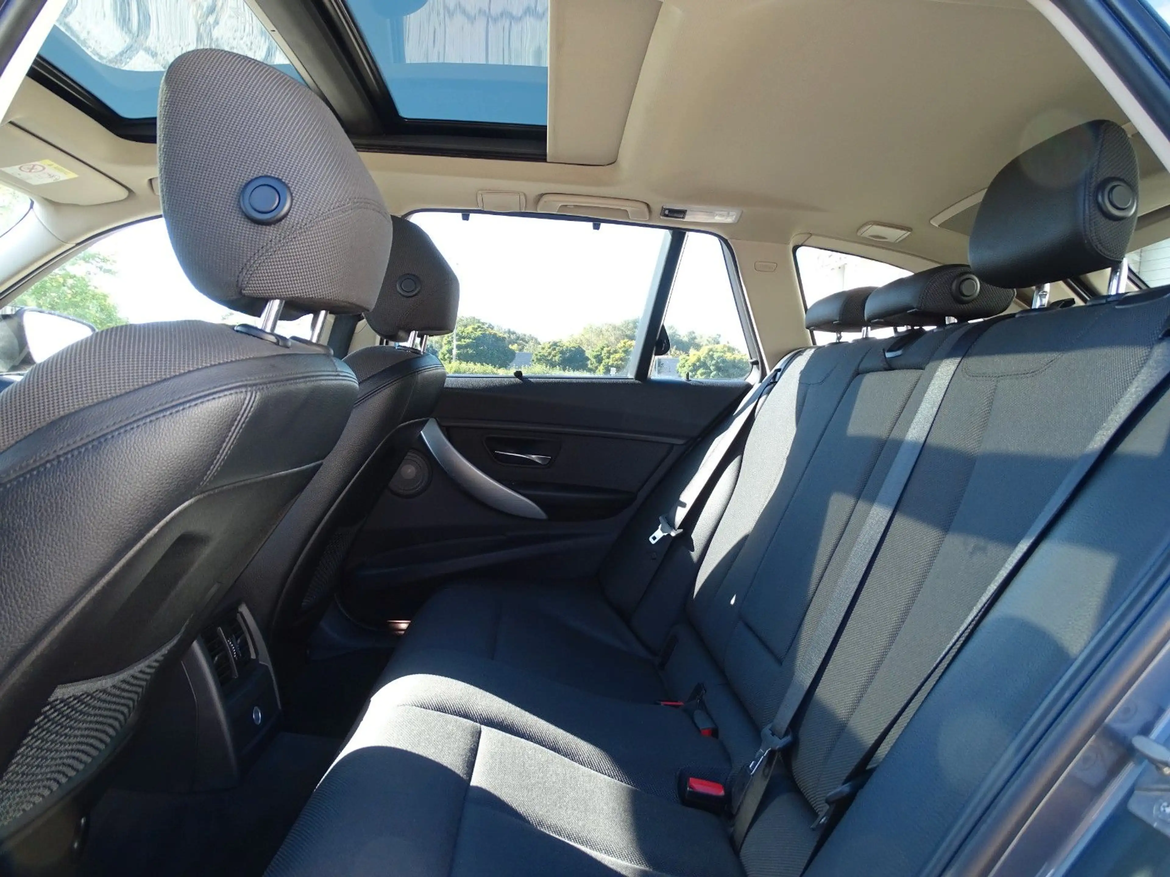 BMW 325 D Touring*M-PACKET*PANORAMA*TÜV NEU — photo 13