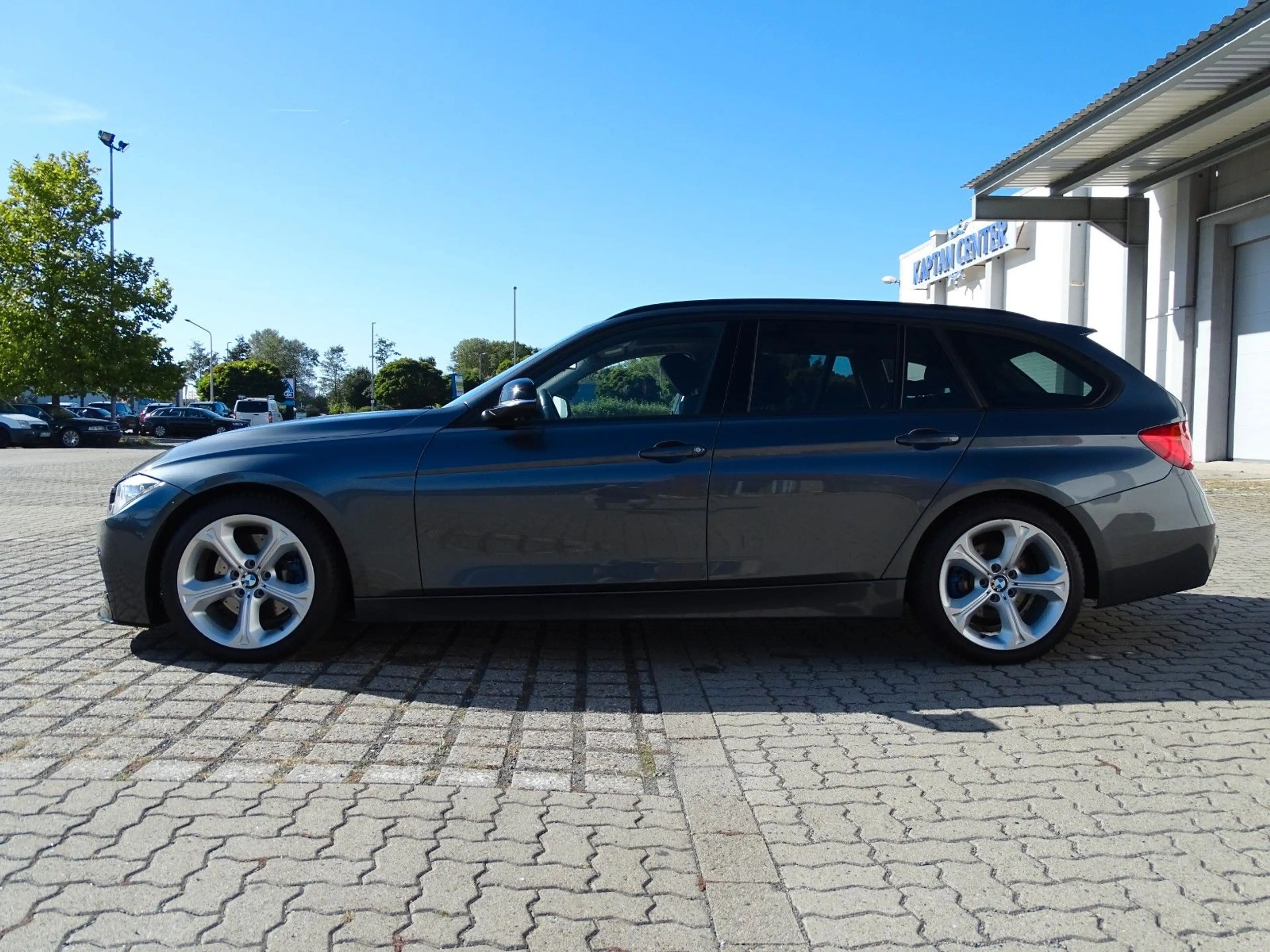 BMW 325 D Touring*M-PACKET*PANORAMA*TÜV NEU — photo 6