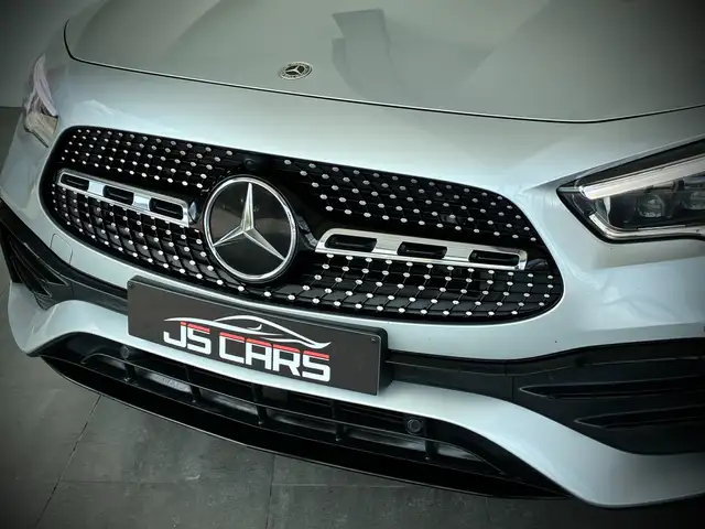 Mercedes-Benz Gla Class view 4