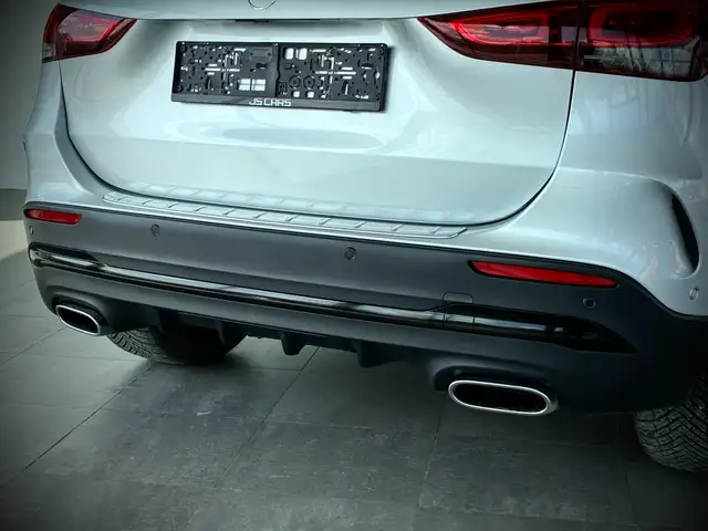 Mercedes-Benz Gla Class view 13