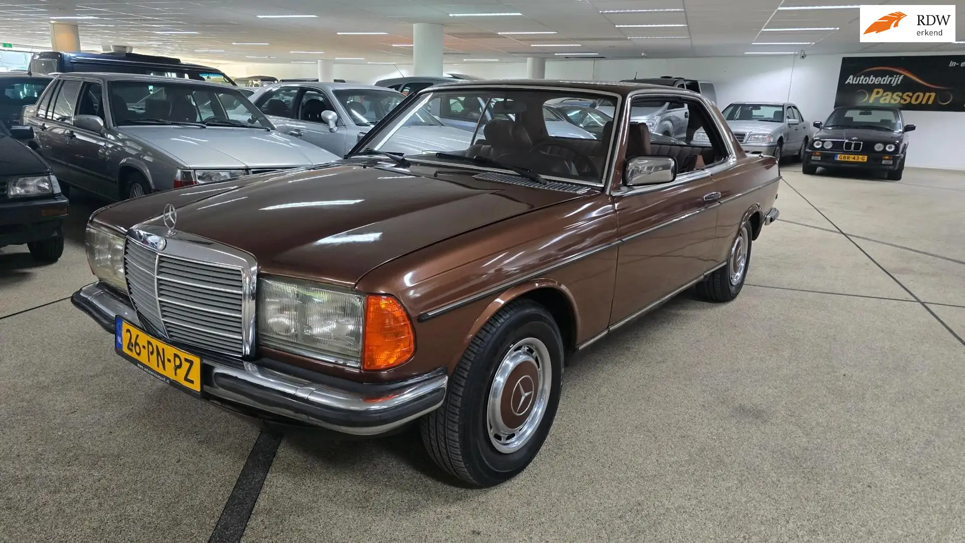 Mercedes-Benz CE 280 200-280 (W115) CE. Automaat! Met LPG!! Oldtimer!! Bruin - 1
