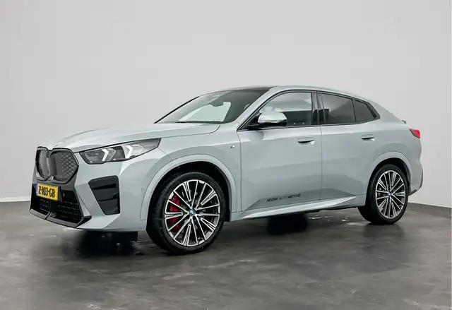 BMW iX2 xDrive30 65kWh | M Sportpakket Pro | M Adaptief on