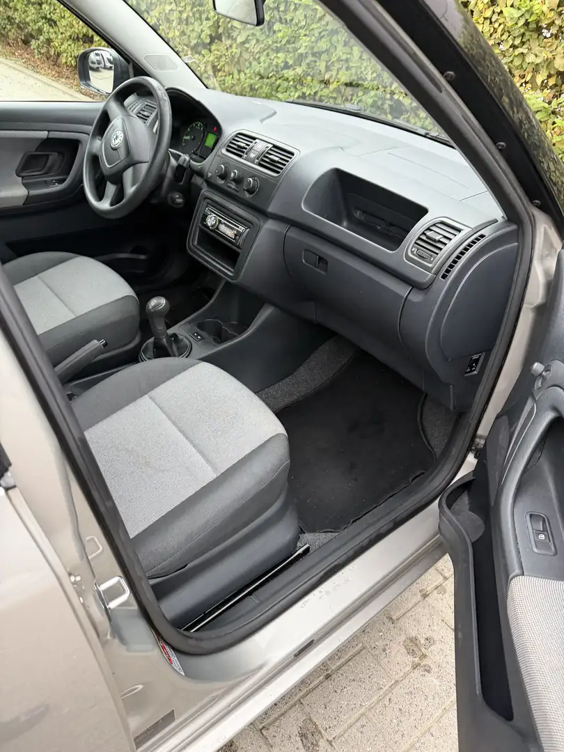 Skoda Fabia 1.2i essence - 2