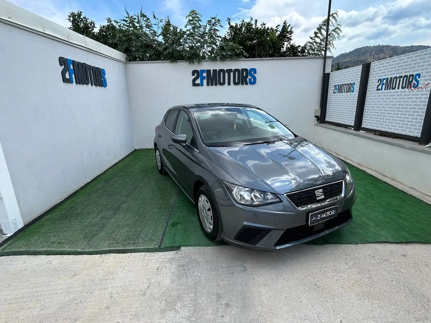 SEAT Ibiza 1.0 Style 75cv Gris - 1