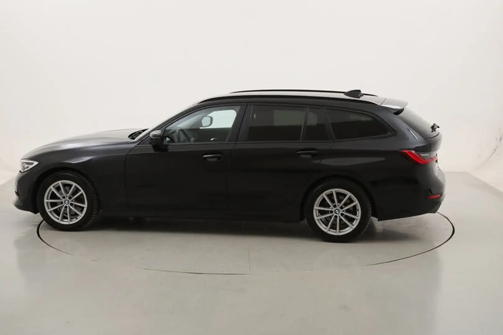 BMW 320 320d Touring Business Advantage 2.0 Mild Hybrid Schwarz - 2