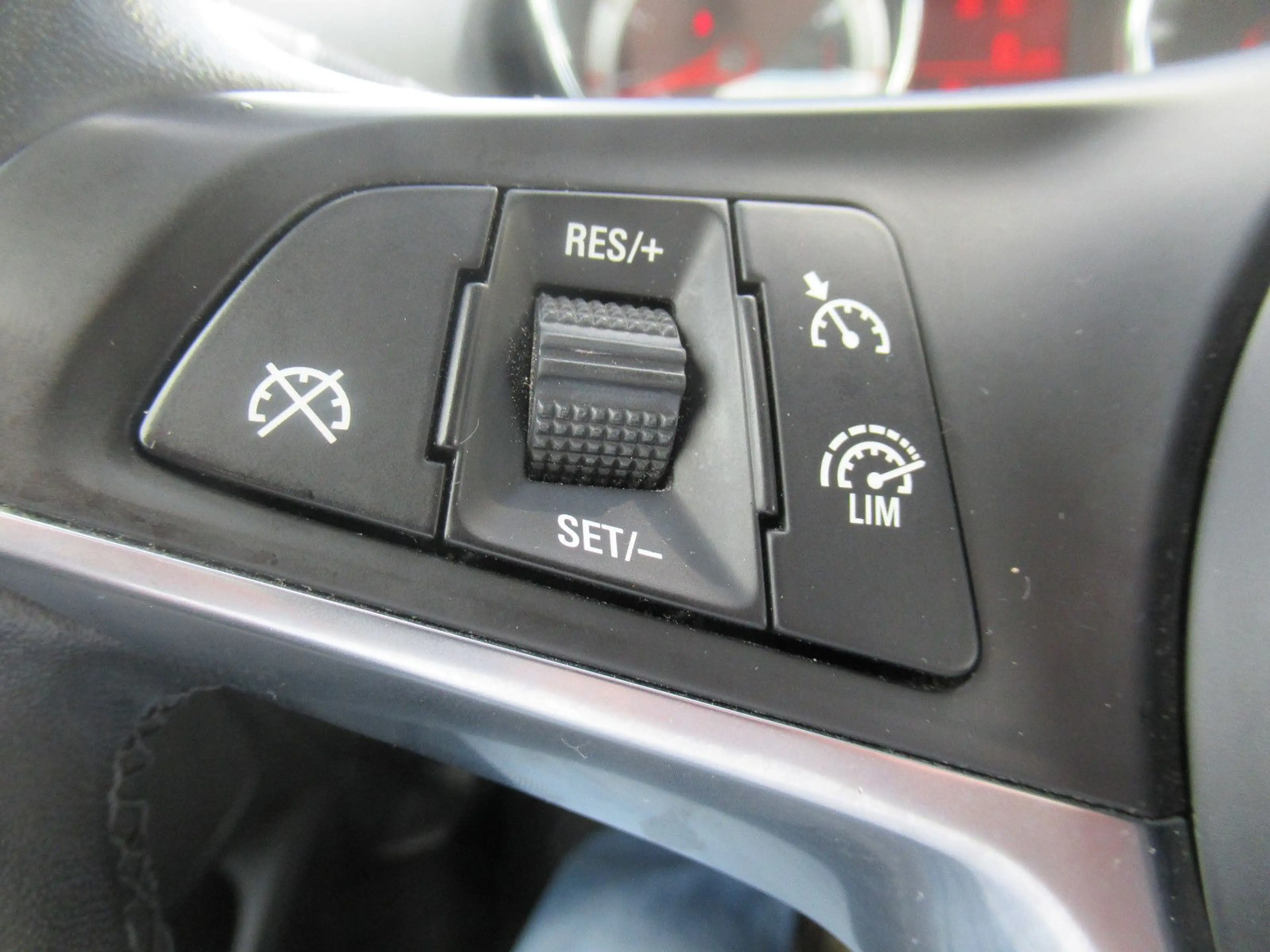 Opel Adam Topmodel KLIMA ALU SHZG PDC — photo 12
