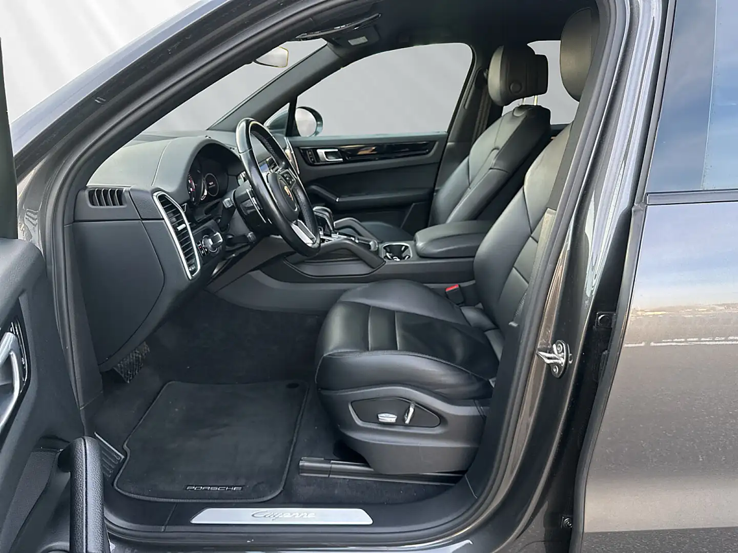 Porsche Cayenne III E-Hybrid PHEV 17,9 kWh Aut. Grau - 2