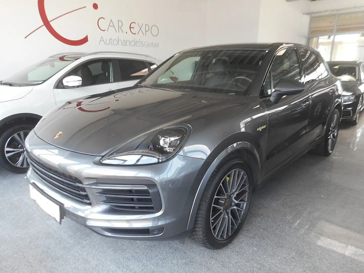 Porsche Cayenne III E-Hybrid PHEV 17,9 kWh Aut. Grau - 1