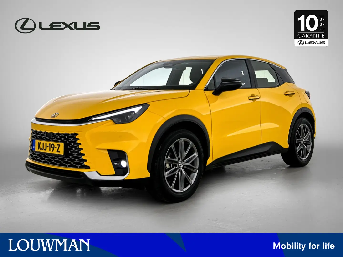 lexus lbx