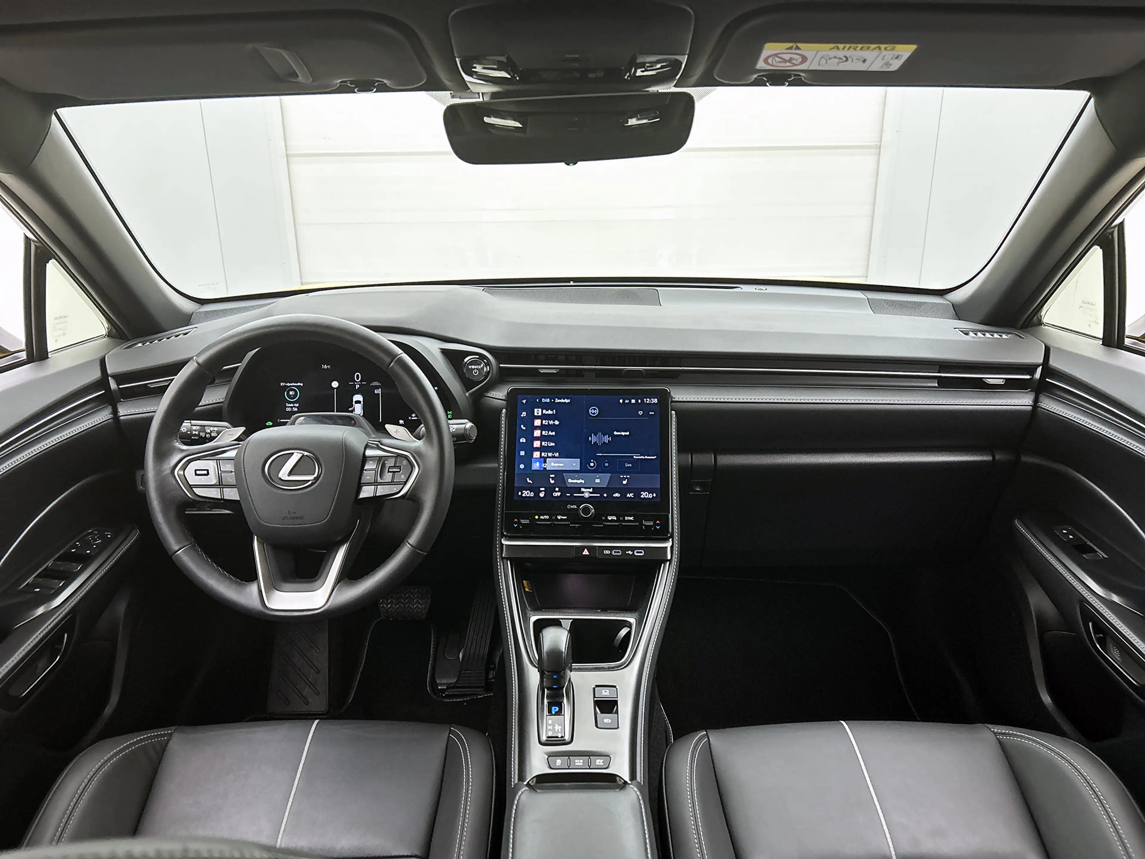 Lexus LBX Relax 2WD Limited + | Tech Pack | — photo 4