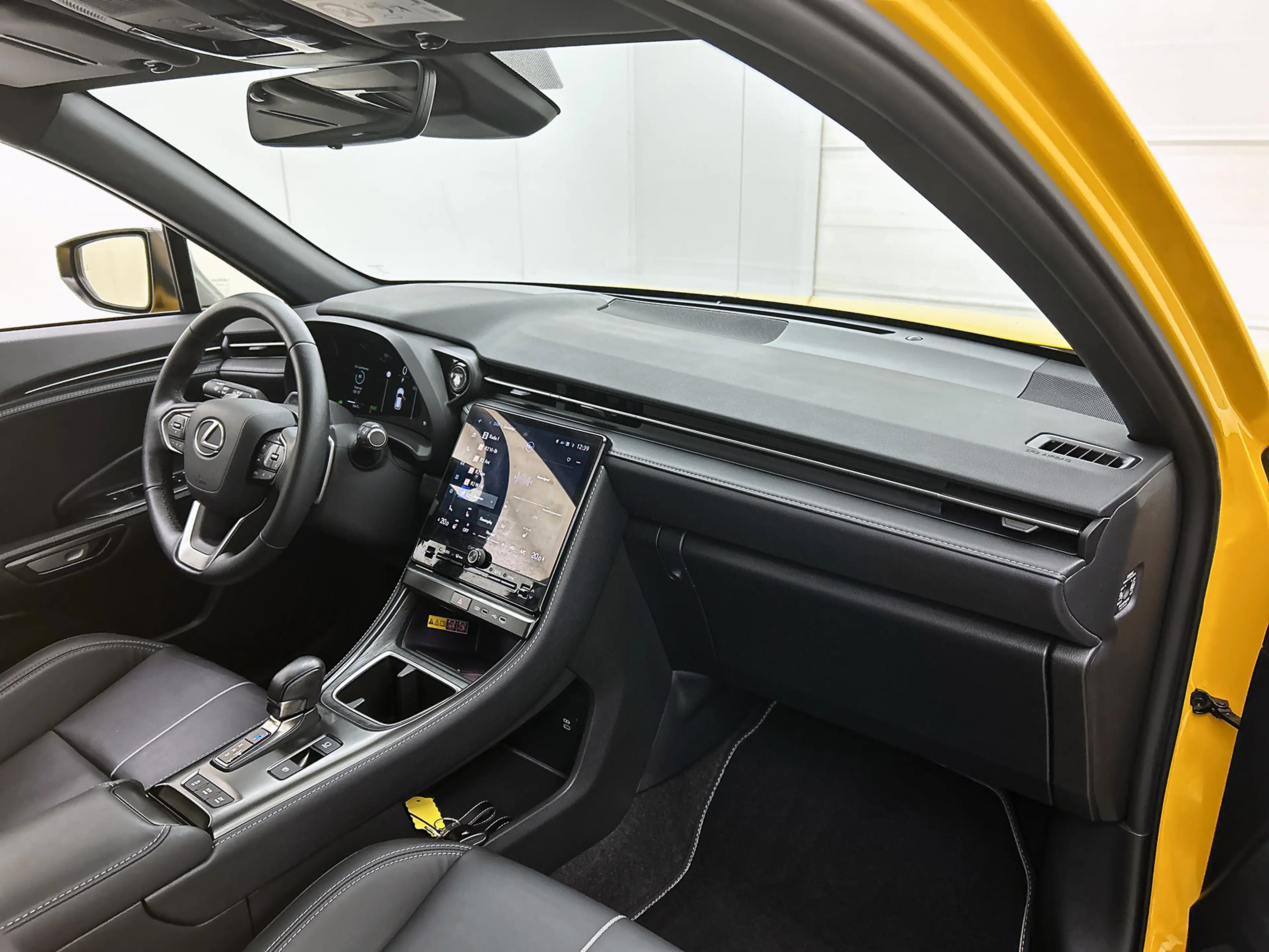 Lexus LBX Relax 2WD Limited + | Tech Pack | — photo 6