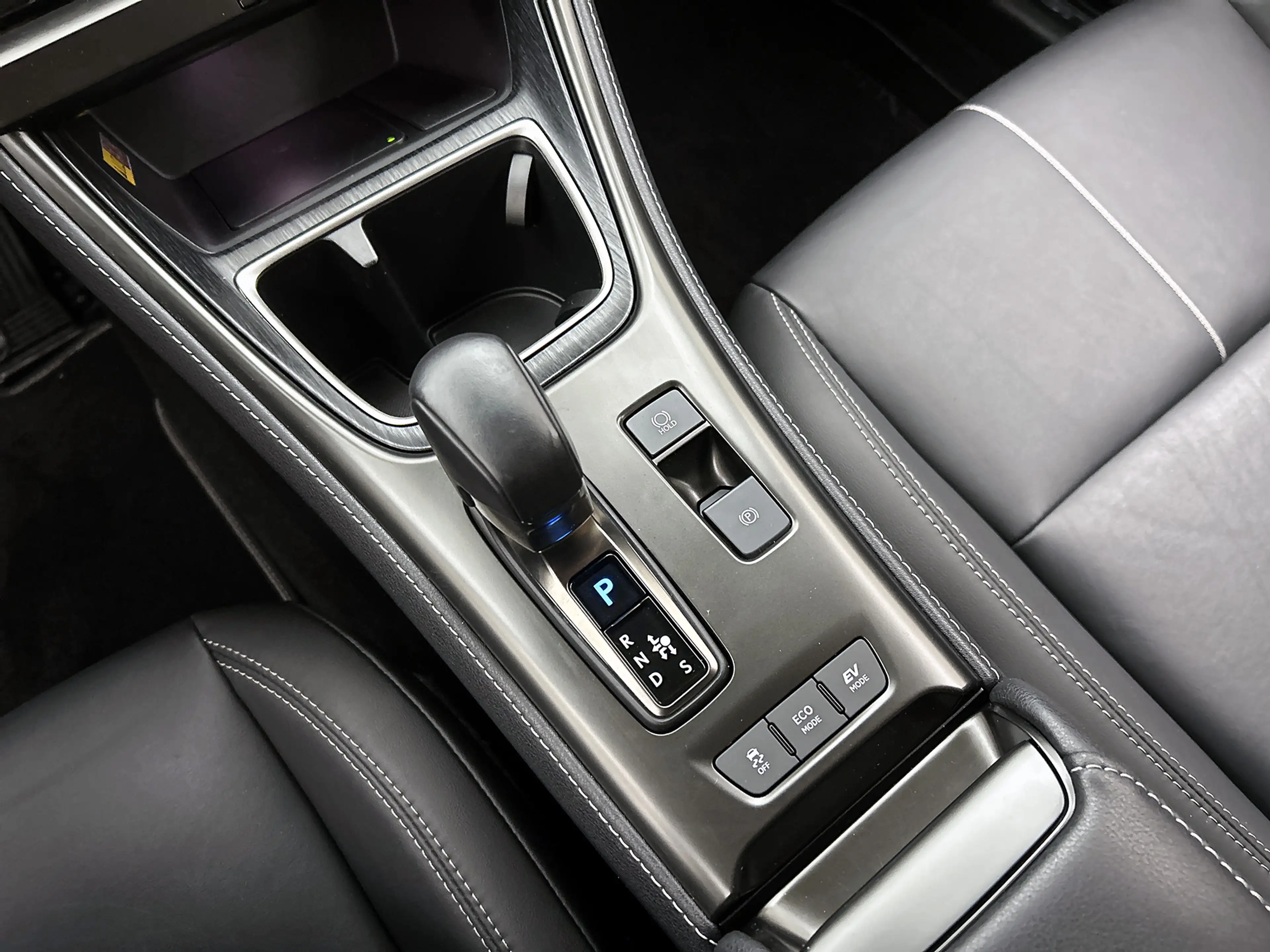 Lexus LBX Relax 2WD Limited + | Tech Pack | — photo 11