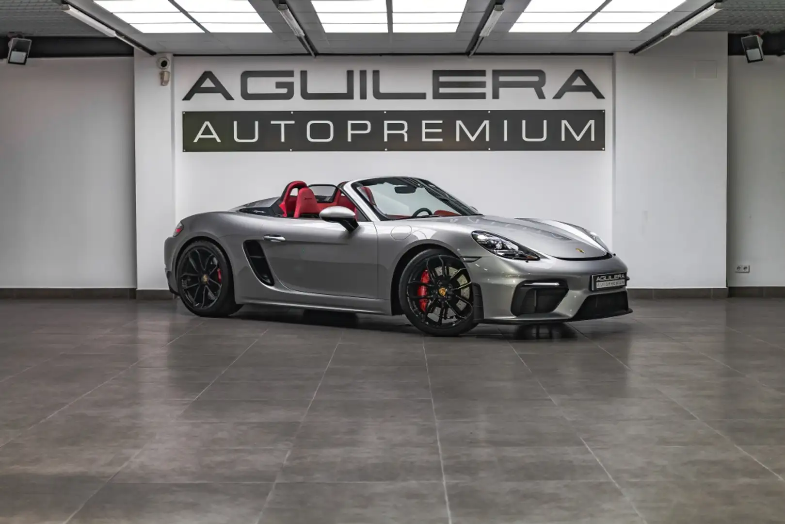 Porsche 718 Spyder Plateado - 1