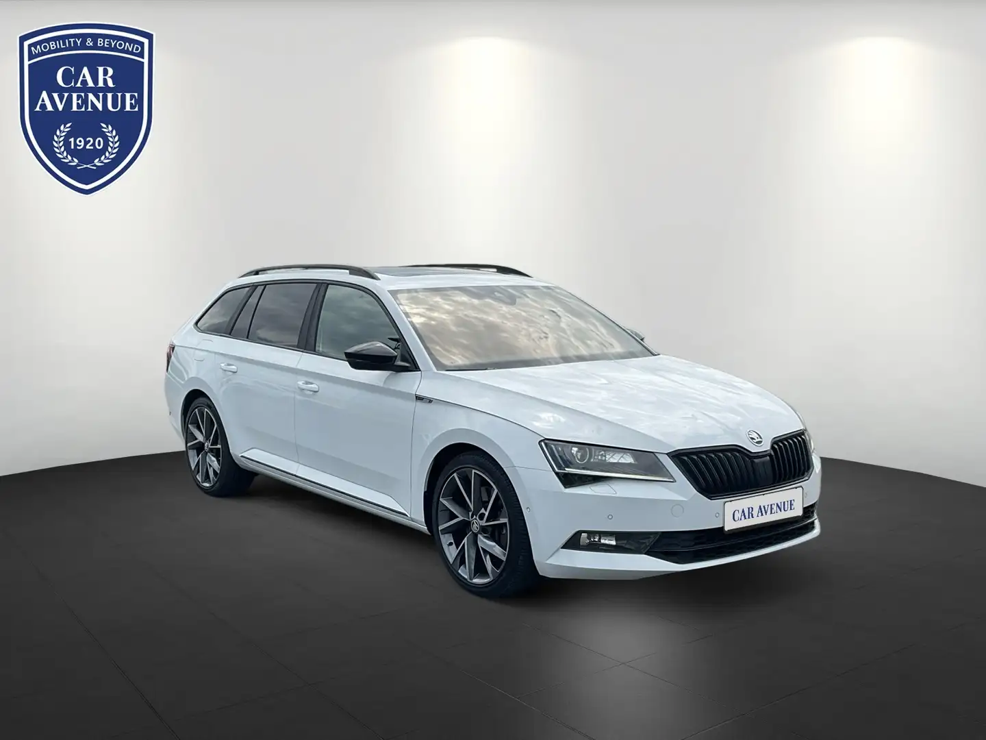 Skoda Superb Sportline 4x4 AHK Kamera Pano Weiß - 2