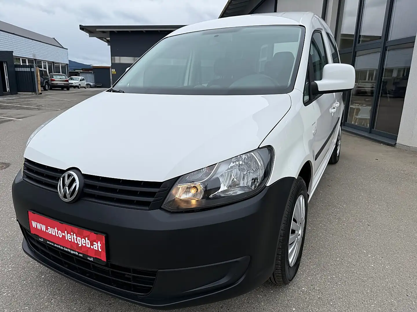 Volkswagen Caddy Kombi Trendline 1,6 TDI DPF Weiß - 1