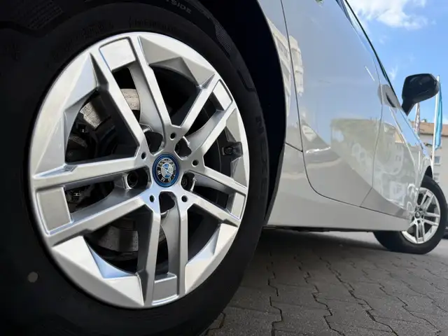 BMW 2 Series view 3