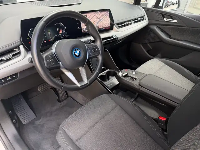 BMW 2 Series view 8