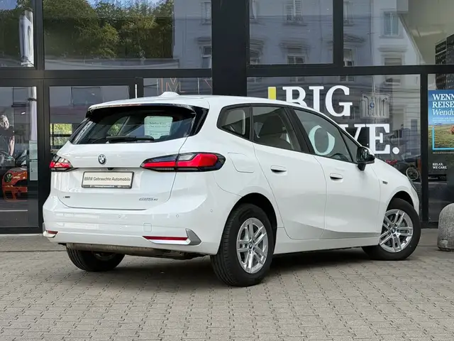 BMW 2 Series view 2