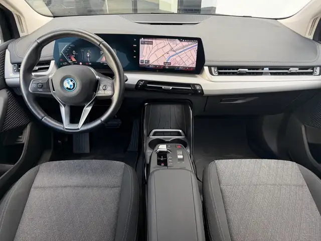 BMW 2 Series view 9
