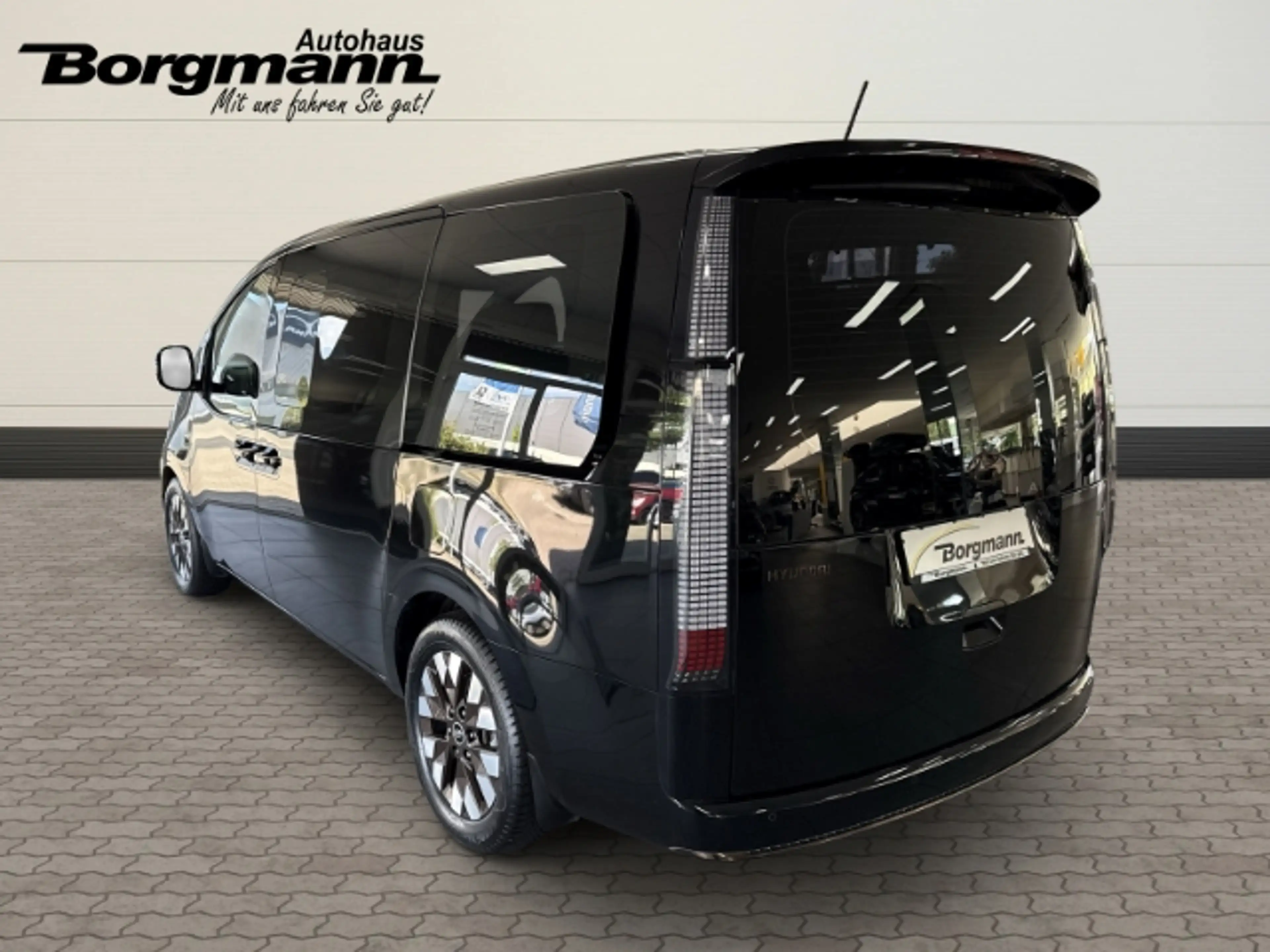 Hyundai STARIA Signature 7-Sitzer 8AT 4WD - 360 Kamera - elektr. — photo 4