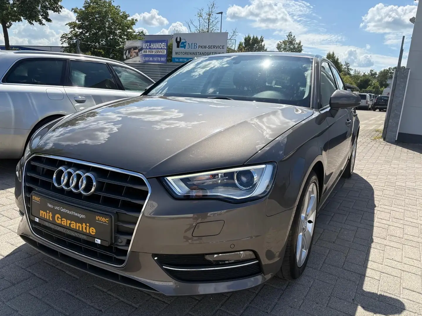 Audi A3 Sportback PDC/NAVI/Bluetooth/Xenon Grau - 2