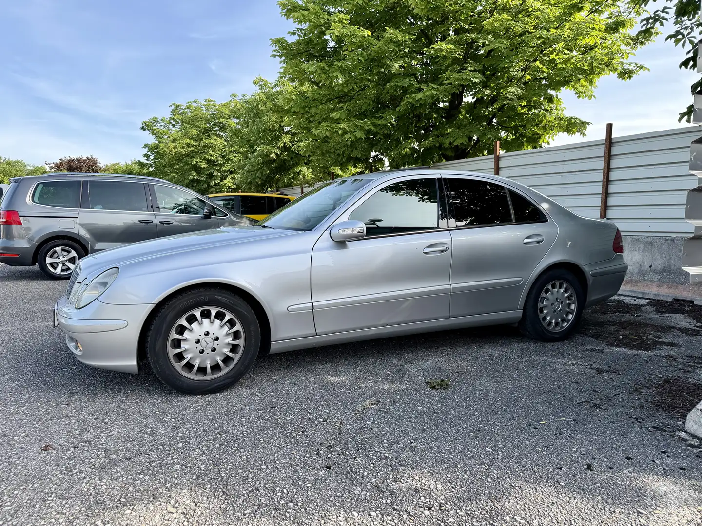 Mercedes-Benz E 270 Avantgarde CDI Grau - 2