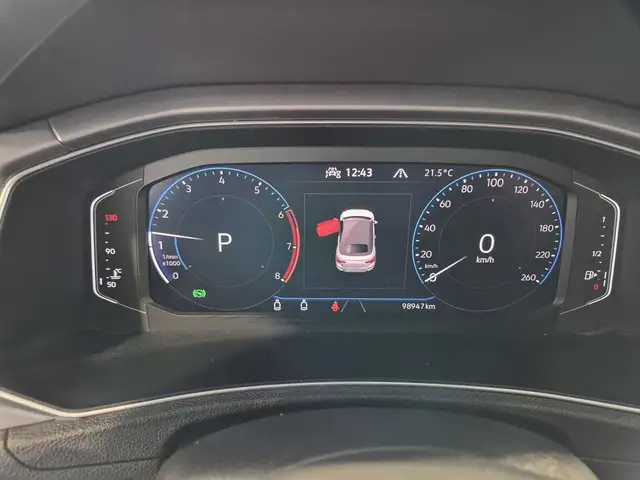Volkswagen T-Roc view 7