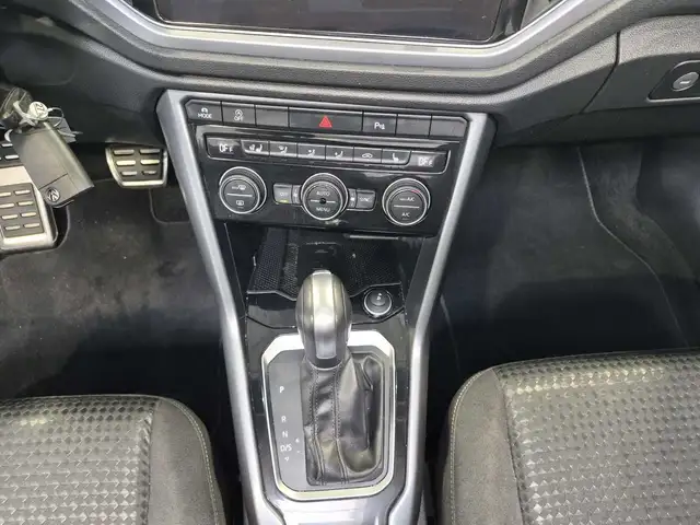 Volkswagen T-Roc view 12