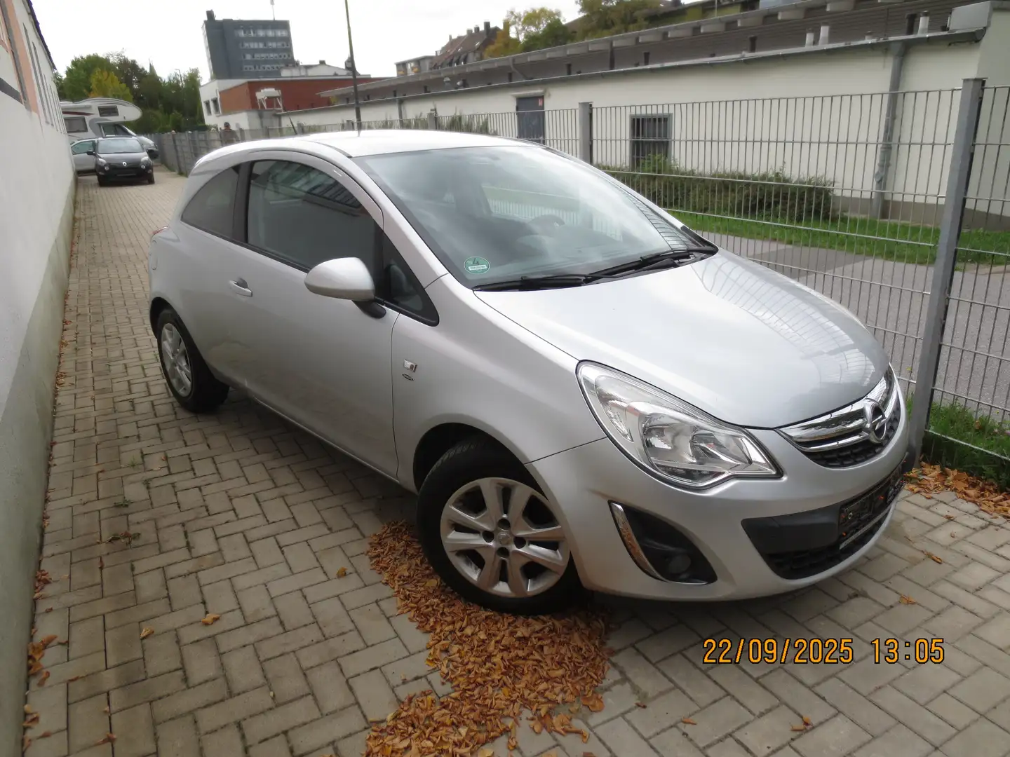 Opel Corsa Satellite Grau - 1